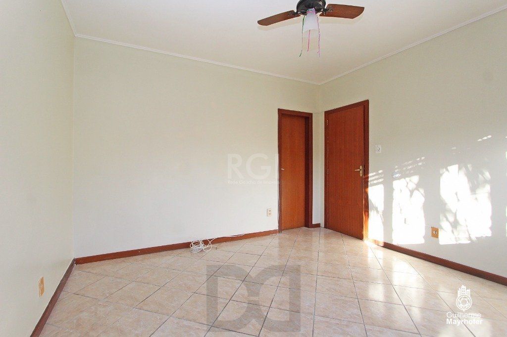 Casa no bairro Cavalhada de 3 dormitórios e amplo pátio — foto 9