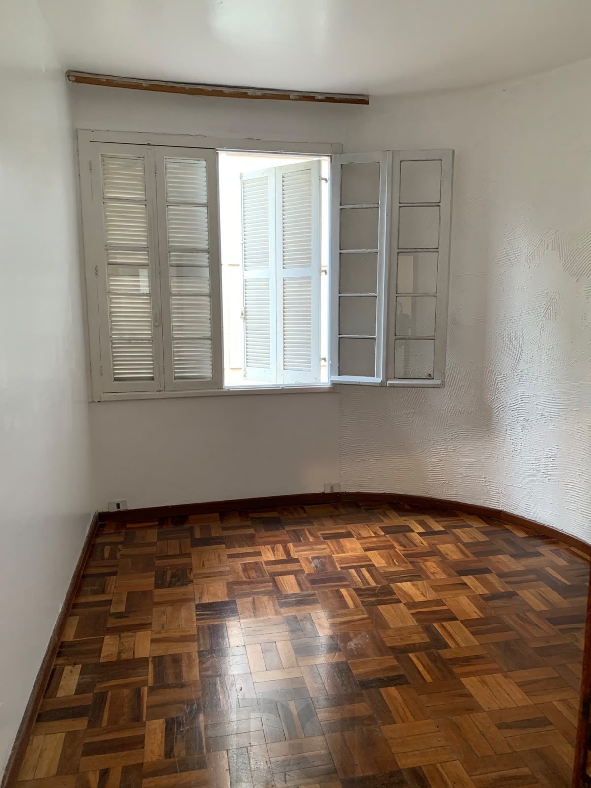 Ótimo apartamento 2 dormitórios no Centro Histórico, próximo ao Gasômetro e Praça da Matriz. — foto 4