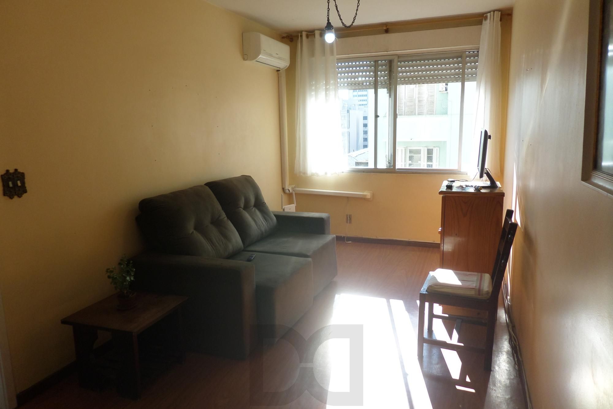 Apartamento no Centro de 2 dormitórios dependência DESOCUPADO — foto 4