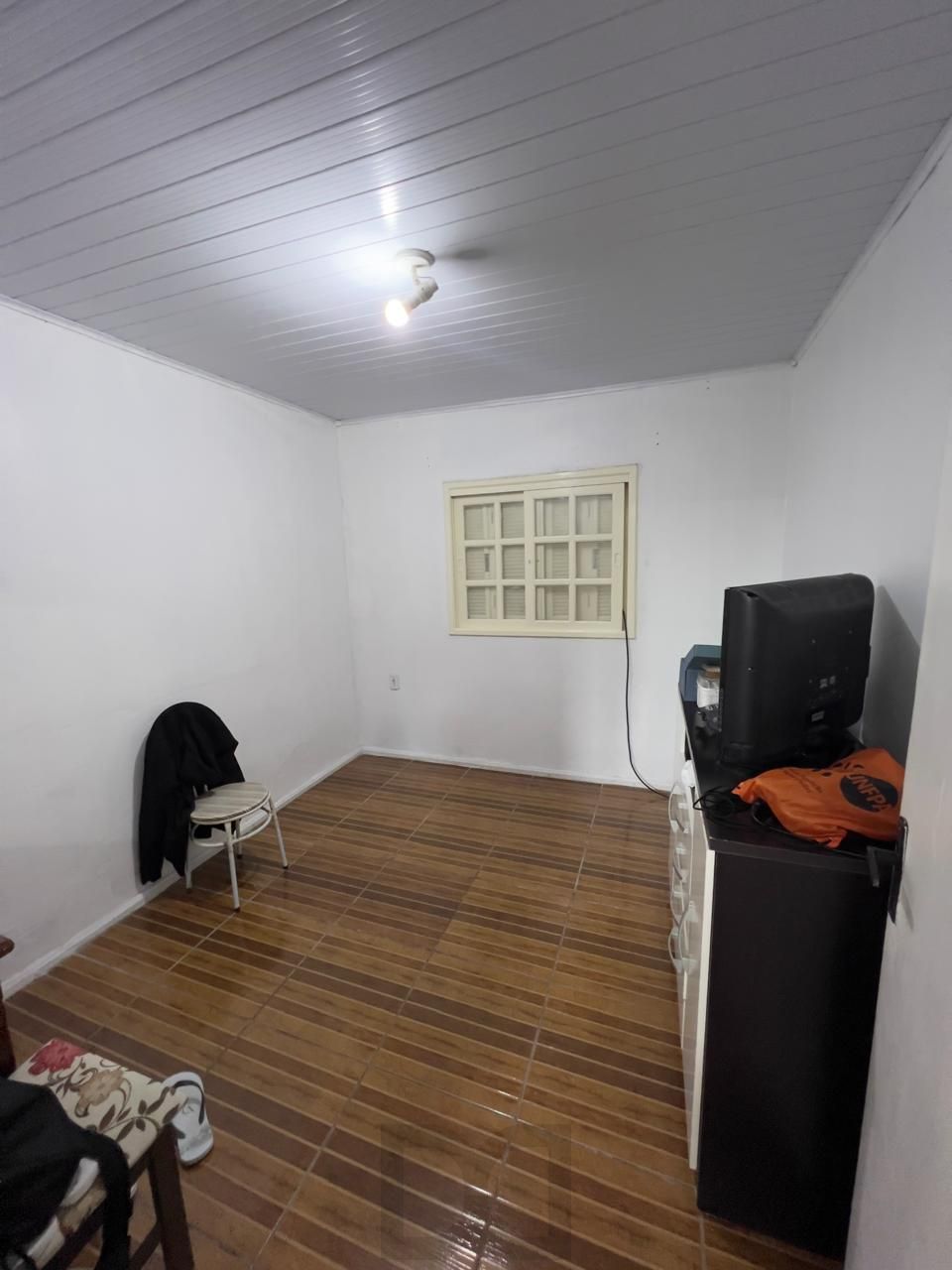 Ampla casa no Bairro Restinga 4 Dormitórios sendo um suíte — foto 6