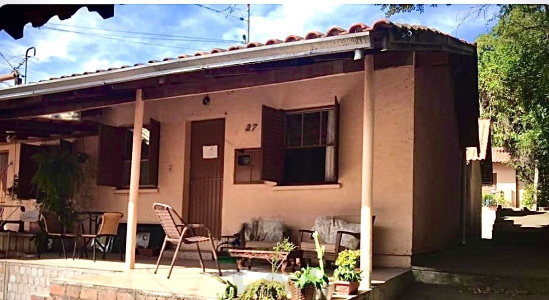 Casa térrea de 2 dormitórios em condomínio fechado — foto 1