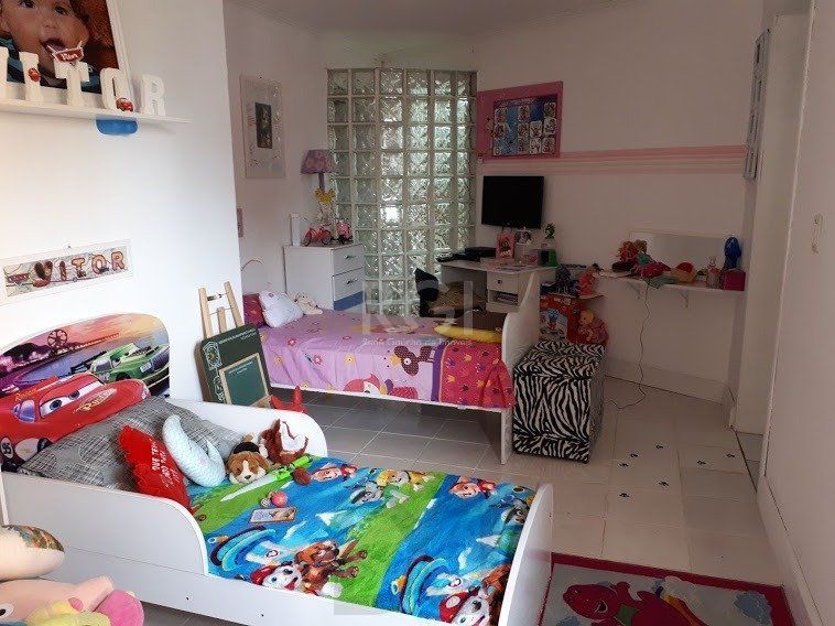 Casa com 4 dormitórios no bairro Vila Nova — foto 19