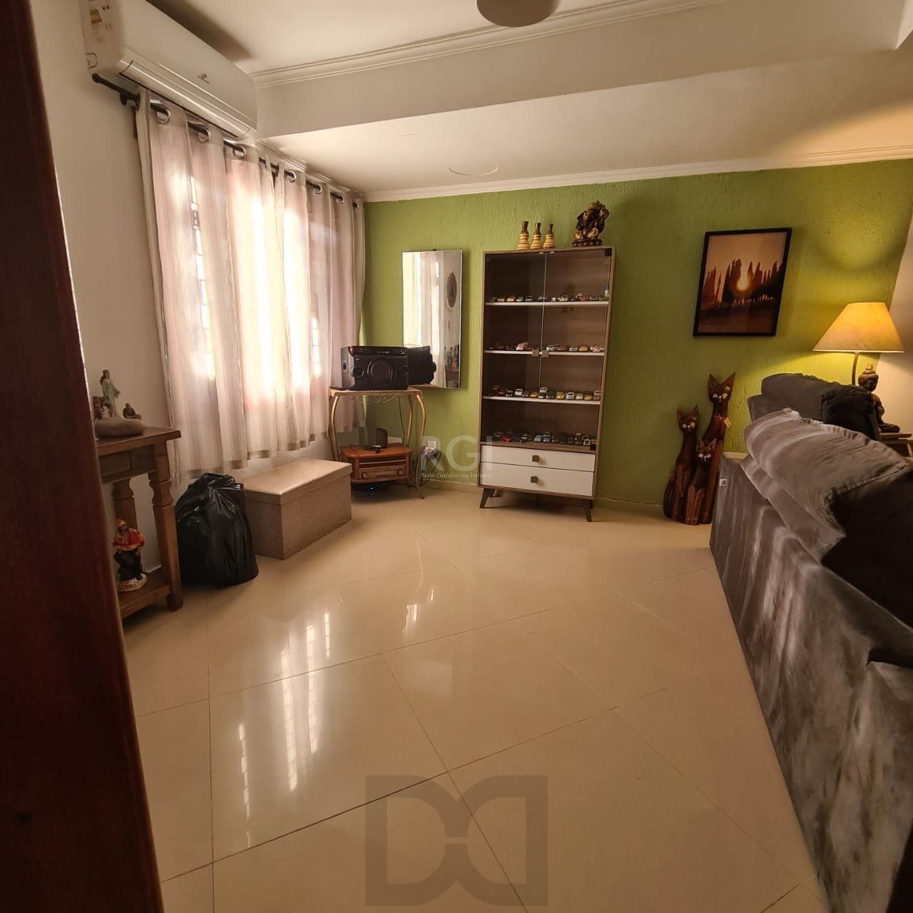 Casa no bairro Hípica - 4 dormitórios — foto 8