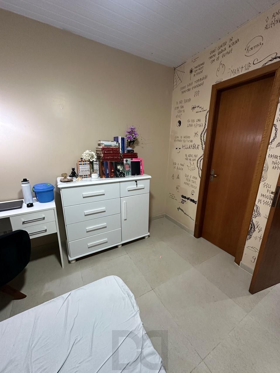 CASA DE ESQUINA NO MORADAS DO SUL - 4 DORMITÓRIOS — foto 14