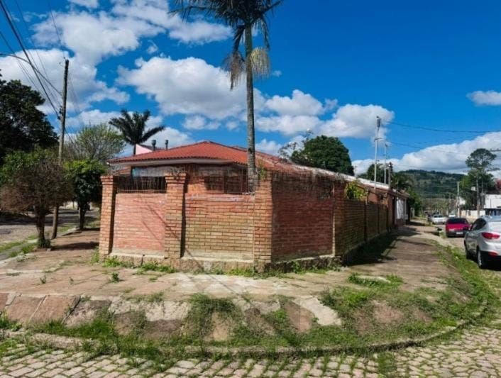 Casa no bairro Guarujá - 3 dormitórios - 1 suíte — foto 3