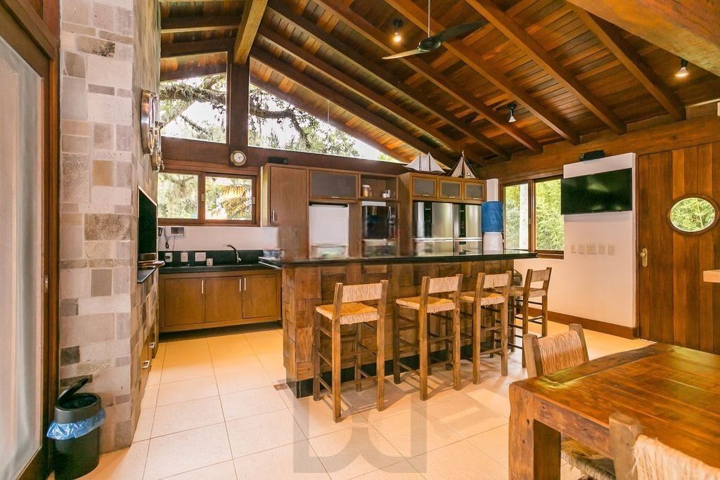 Casa no bairro Ponta Grossa com suíte presidencial — foto 32