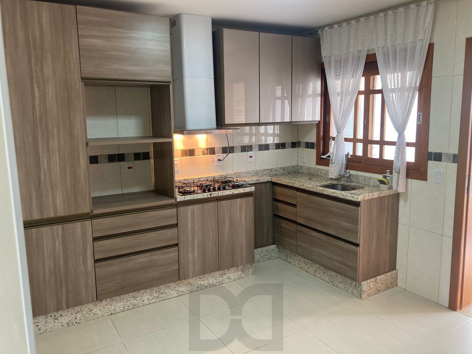 Casa de 3 Pavimentos no Bairro Aberta dos Morros — foto 6