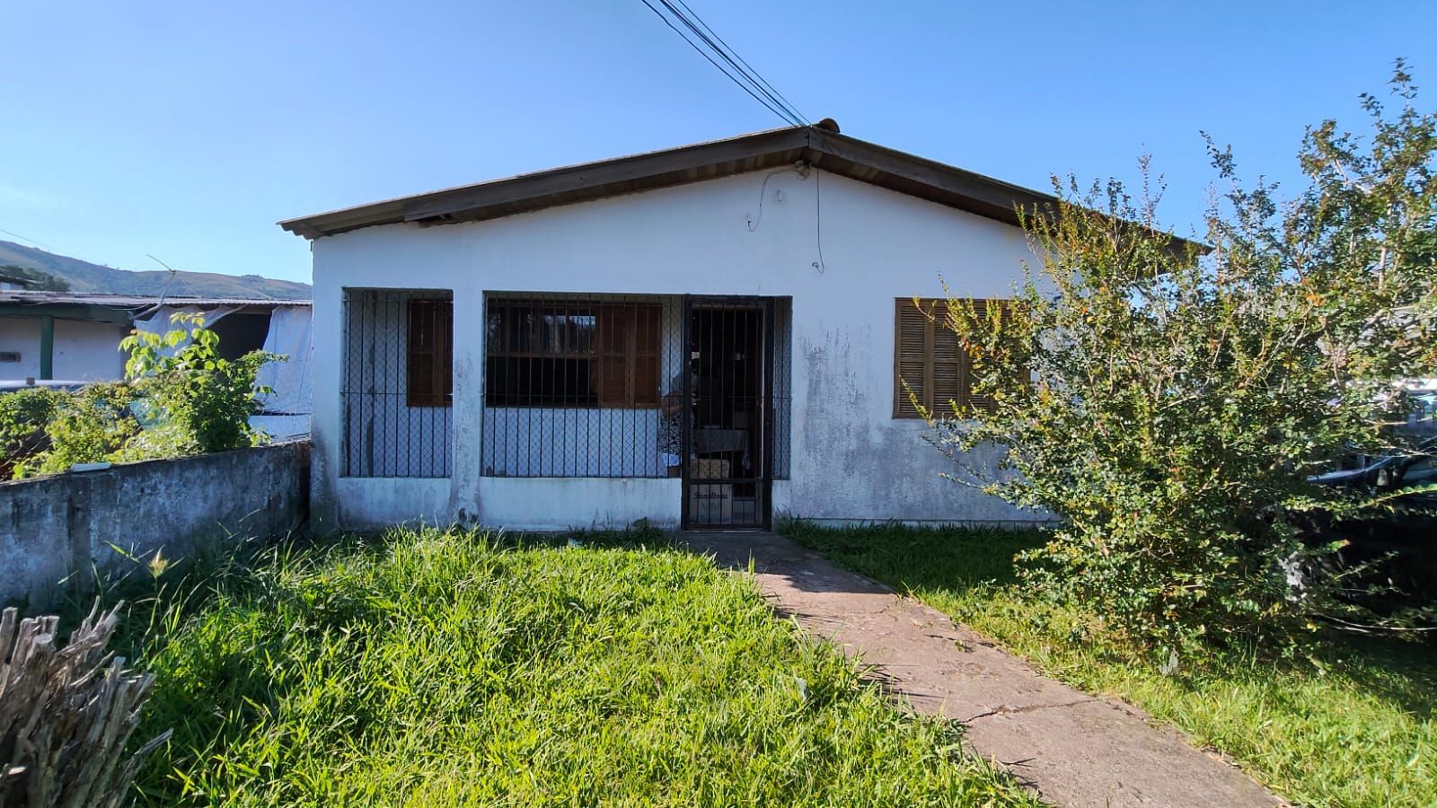 Casa com Terreno Grande com ótima Localização — foto 2