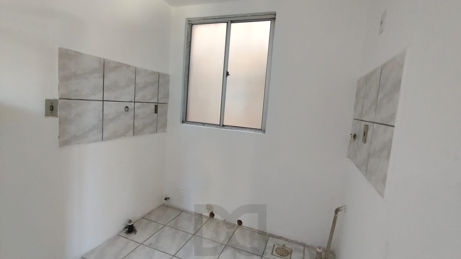 Apartamento no Bairro Lomba do Pinheiro - 2 Dormitórios — foto 4