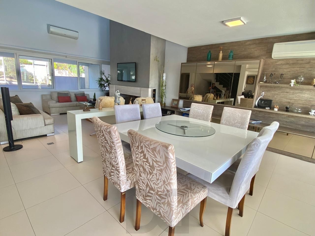 Casa em Ipanema com 4 Dormitórios sendo 3 Suíte — foto 56