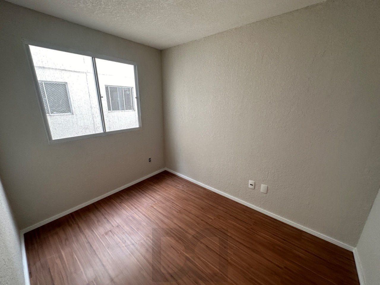 Apartamento na Restinga - 2 Dormitórios — foto 1
