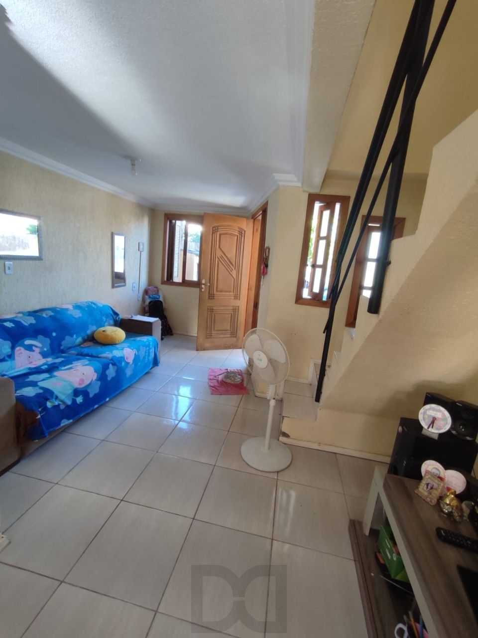 Sobrado de 3 pisos localizado no bairro Hipica - 3 Dormitórios — foto 2