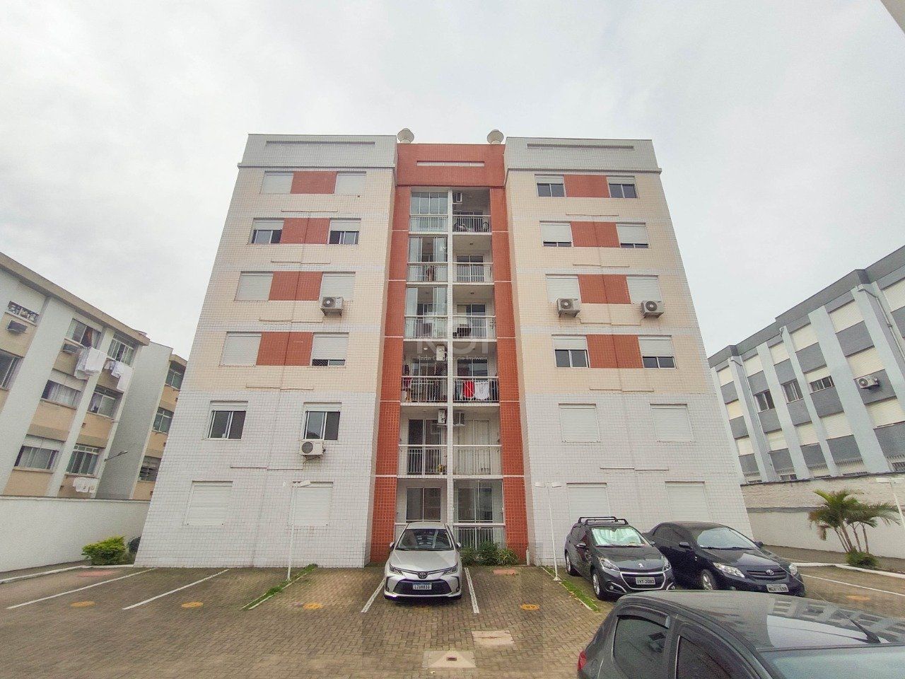 Apartamento no bairro Cristal - 3 dormitórios — foto 2
