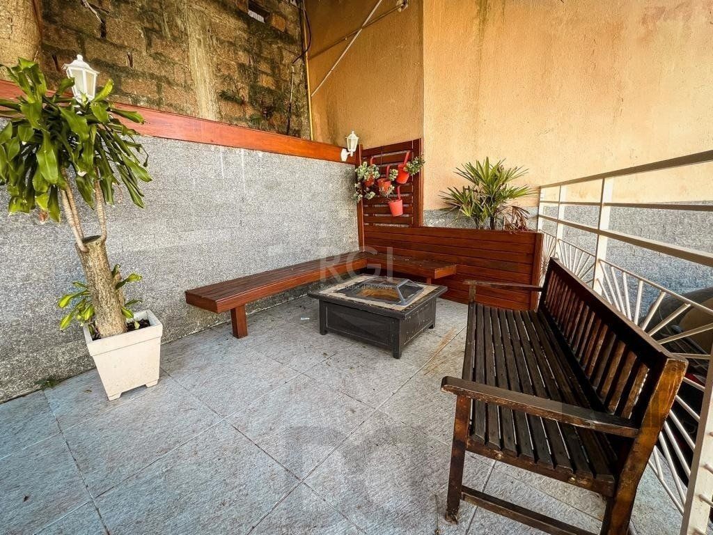 Casa em Condomínio no bairro Pedra Redonda - 5 dormitórios — foto 42