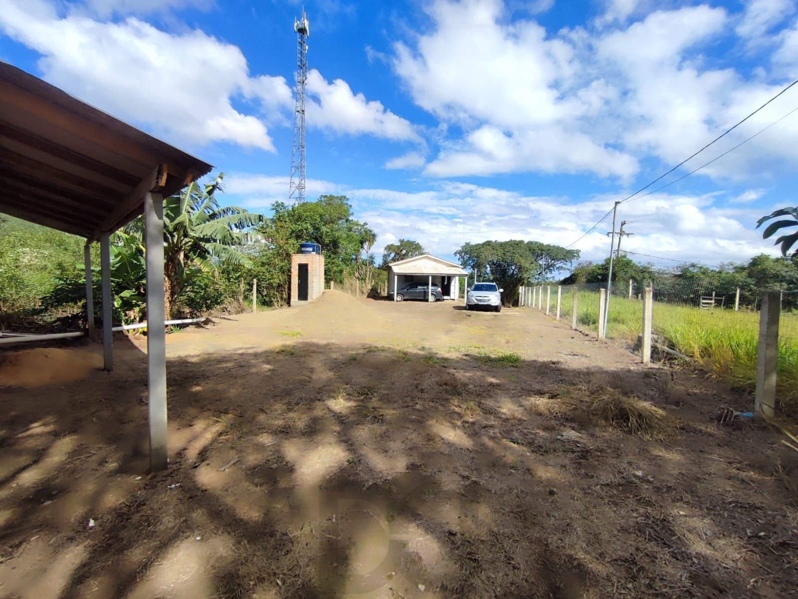 Terreno no bairro Lageado com 2 casas de 1 dormitório — foto 1