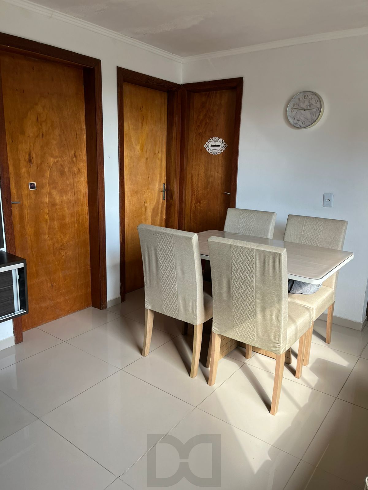 Lindo Apartamento 2 dormitórios semi mobiliado Bairro Restinga — foto 3