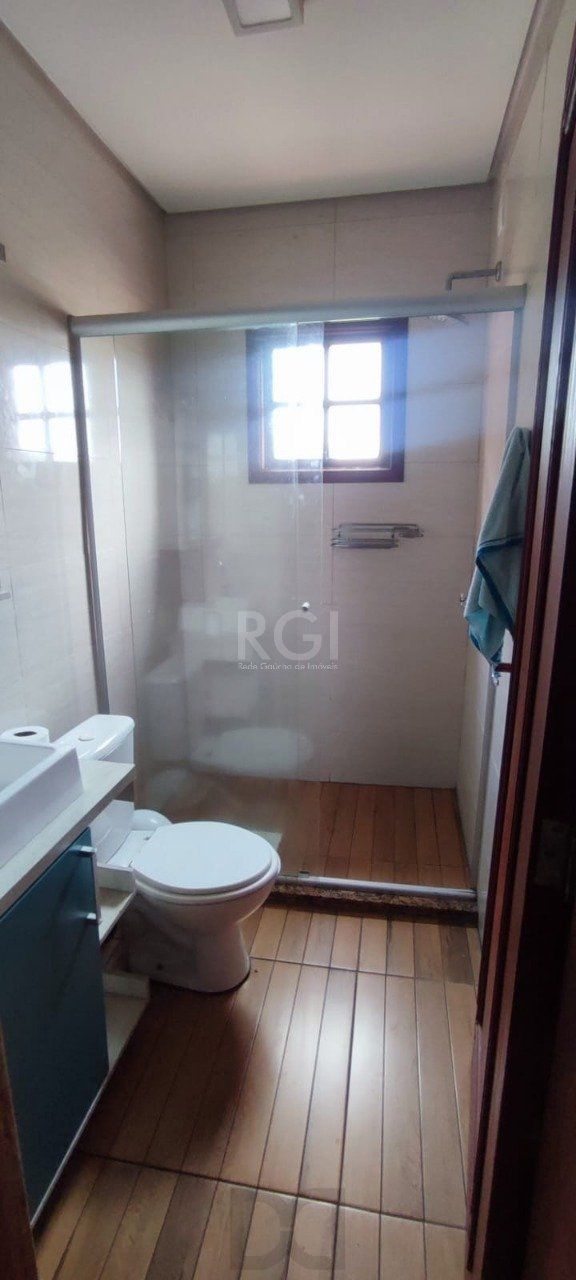 Casa de esquina no bairro Guarujá — foto 11
