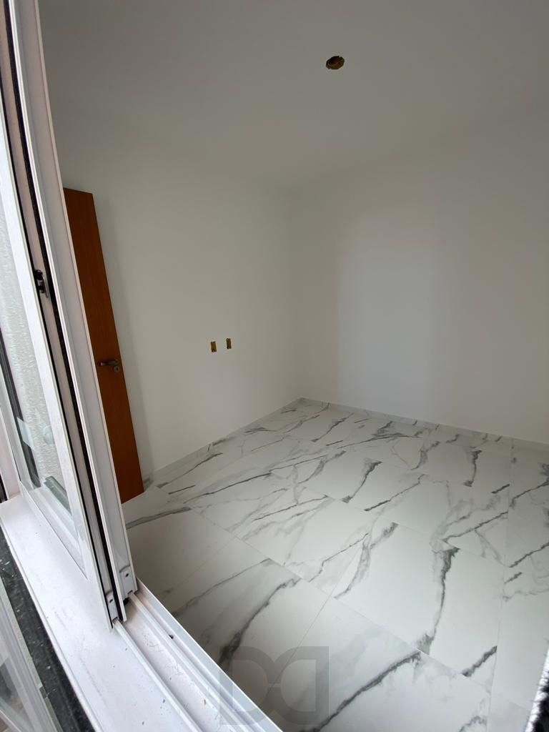 Linda Casa térrea de 2 Dormitórios sendo um suite Localizada no Ipanema Residence Park — foto 8