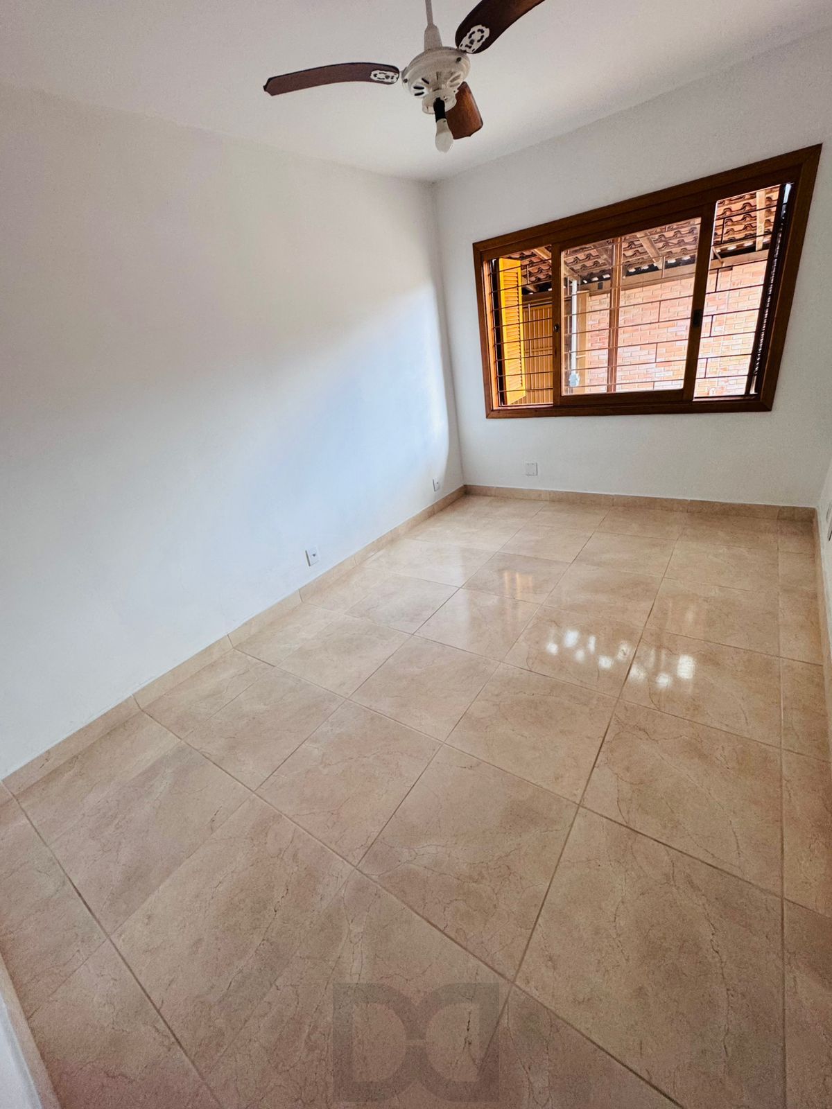 Casa no bairro Guarujá - 3 dormitórios - 1 suíte — foto 25
