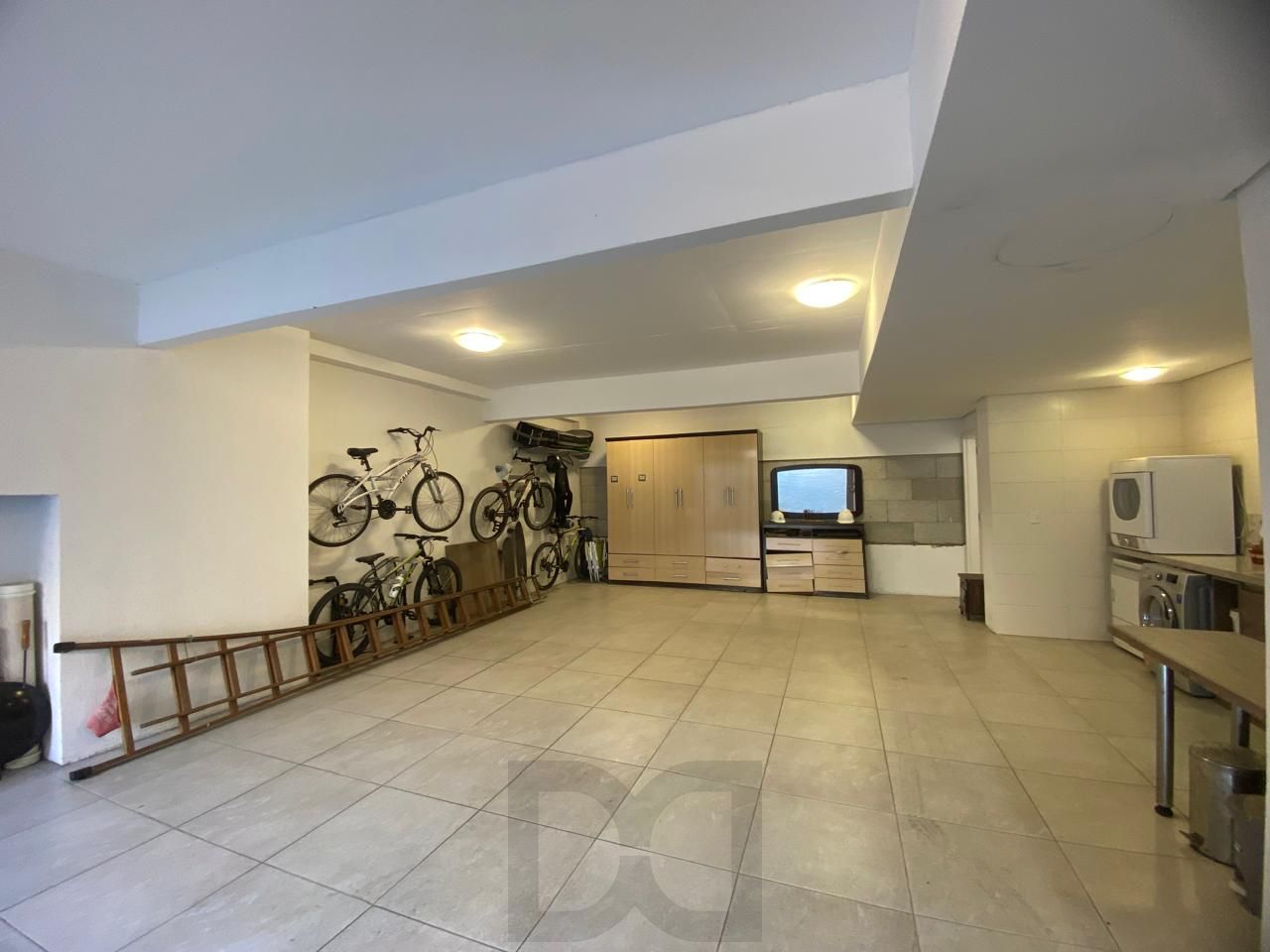 Casa em Ipanema com 4 Dormitórios sendo 3 Suíte — foto 58