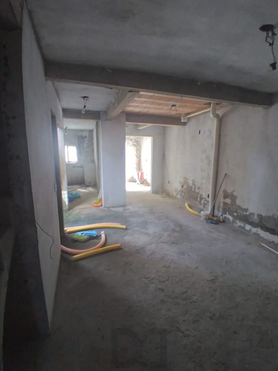 Sobrado no bairro Aberta dos Morros - 3 dormitórios - 1 suíte — foto 25