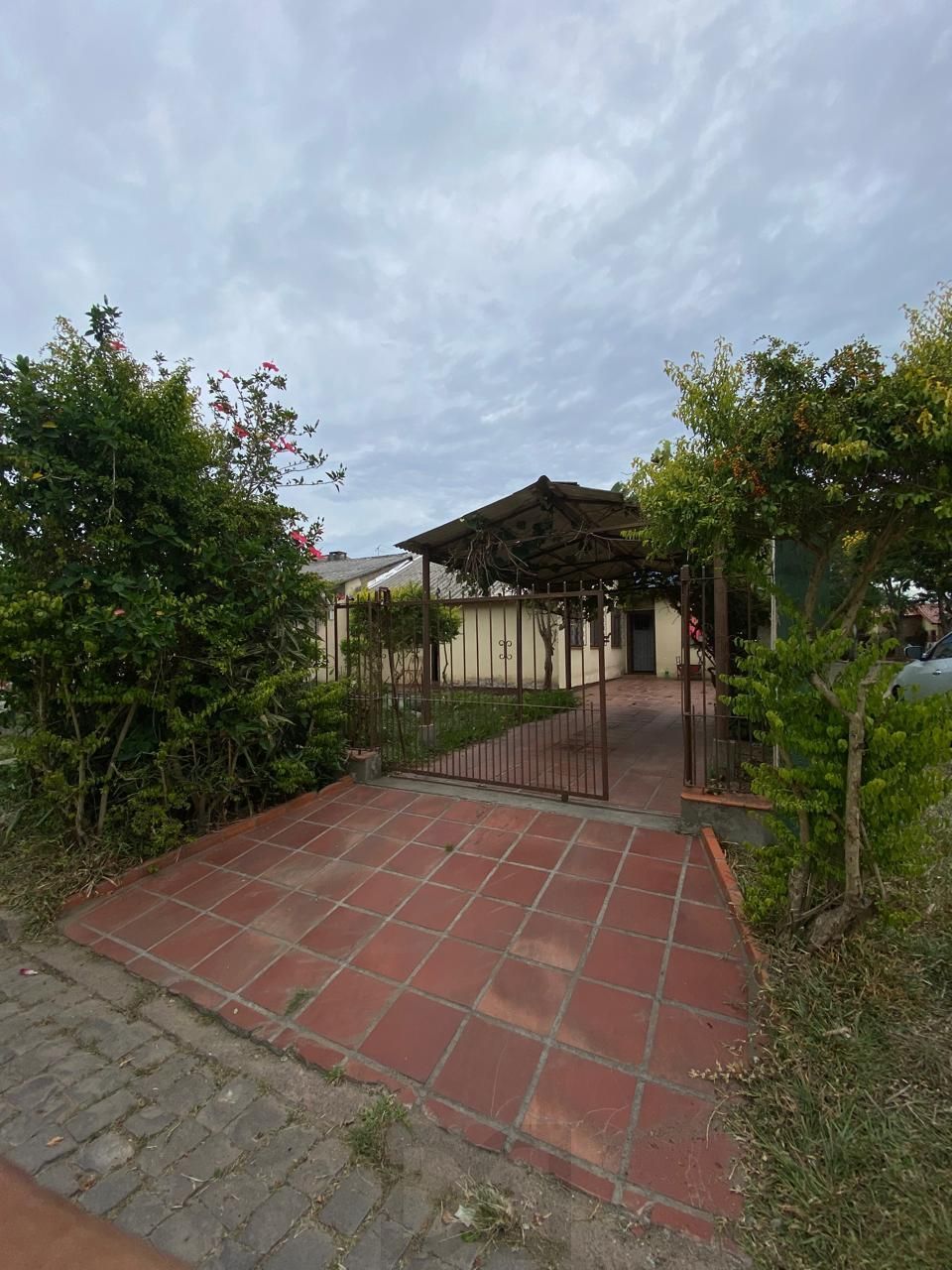 Ótima casa no bairro restinga de 4 dormitórios — foto 1
