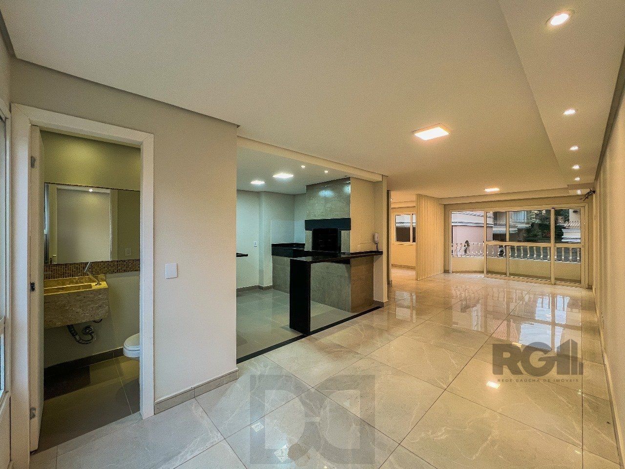 Casa em Condomínio no bairro Pedra Redonda - 5 dormitórios — foto 5