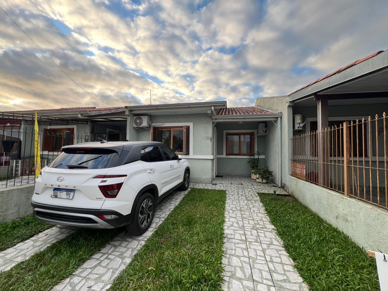 Impecável Casa Mobiliada com 3 Dormitórios localizada no loteamento Moradas do sul — foto 1