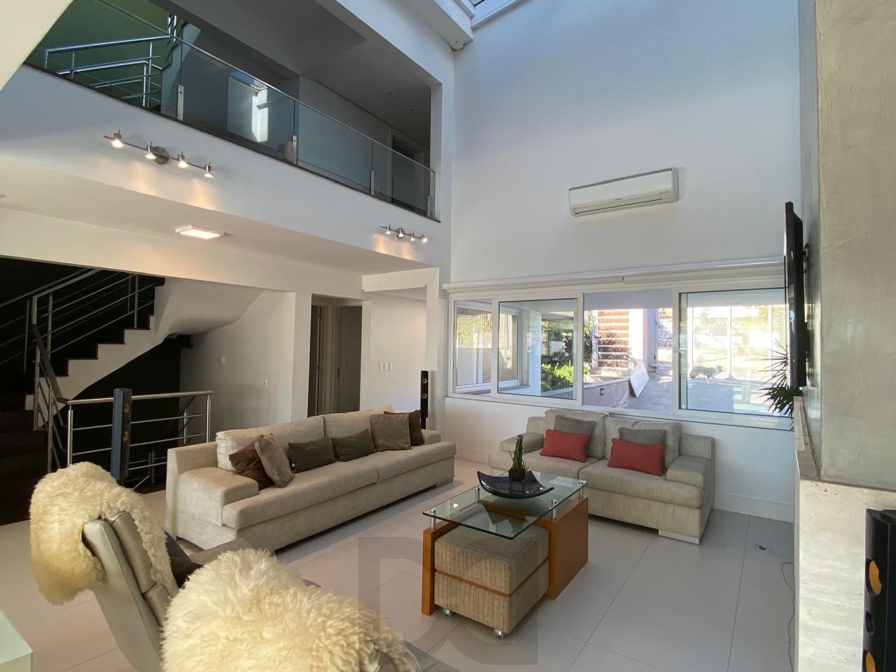 Casa em Ipanema com 4 Dormitórios sendo 3 Suíte — foto 62
