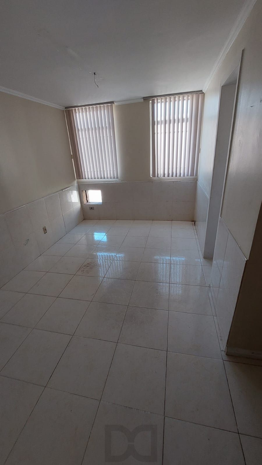 SALA COMERCIAL TRISTEZA — foto 9