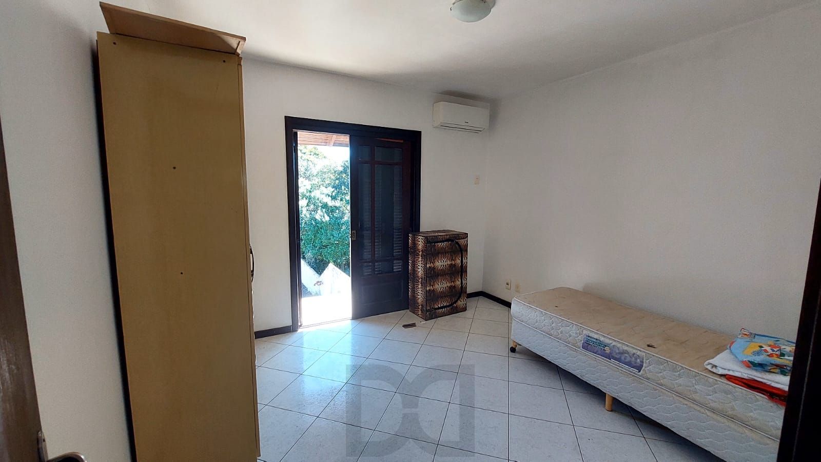 Casa no bairro Vila Nova - 4 dormitórios, Sendo 1 Suíte — foto 6