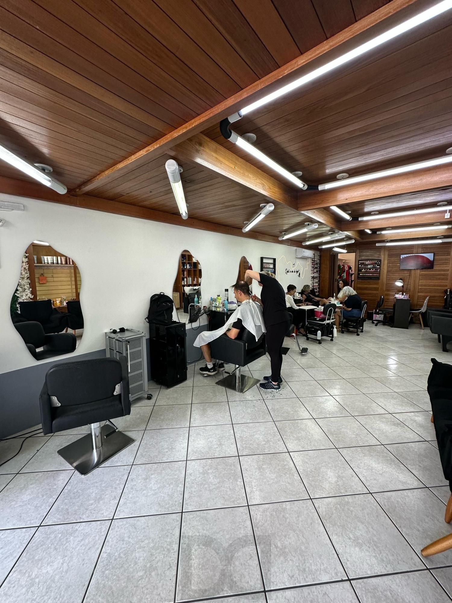 Ponto Comercial no Bairro Petrópolis no Segmento da Beleza — foto 28