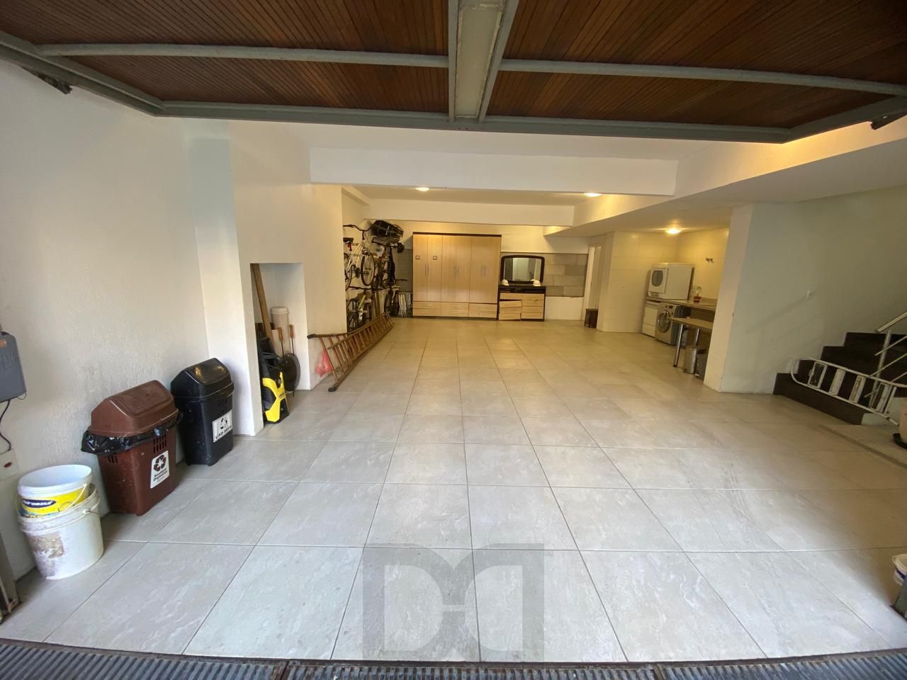 Casa em Ipanema com 4 Dormitórios sendo 3 Suíte — foto 30