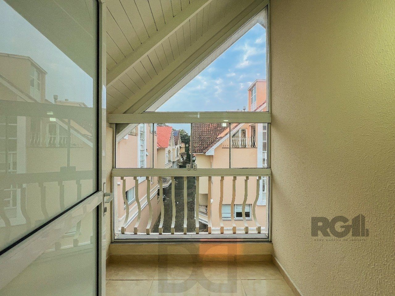 Casa em Condomínio no bairro Pedra Redonda - 5 dormitórios — foto 29