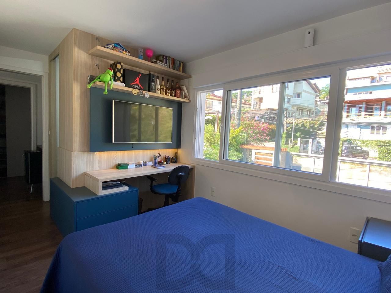 Casa em Ipanema com 4 Dormitórios sendo 3 Suíte — foto 20