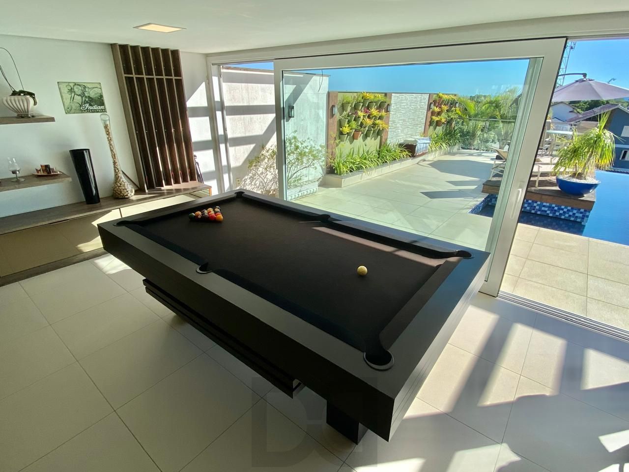 Casa em Ipanema com 4 Dormitórios sendo 3 Suíte — foto 9