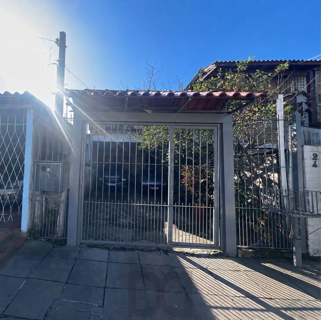 Casa a venda no Bairro Hípica - 3 dormitórios - 2 vagas — foto 1
