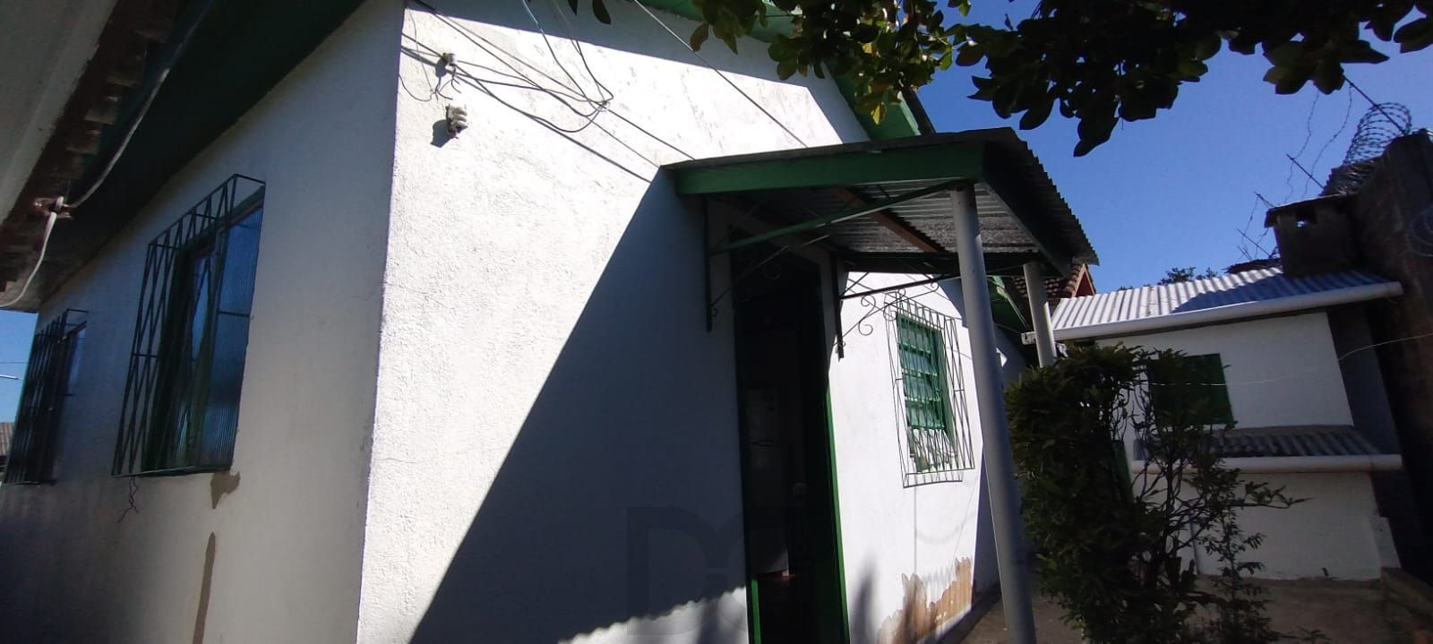 Casa no bairro Lomba do Pinheiro - 2 dormitórios — foto 2