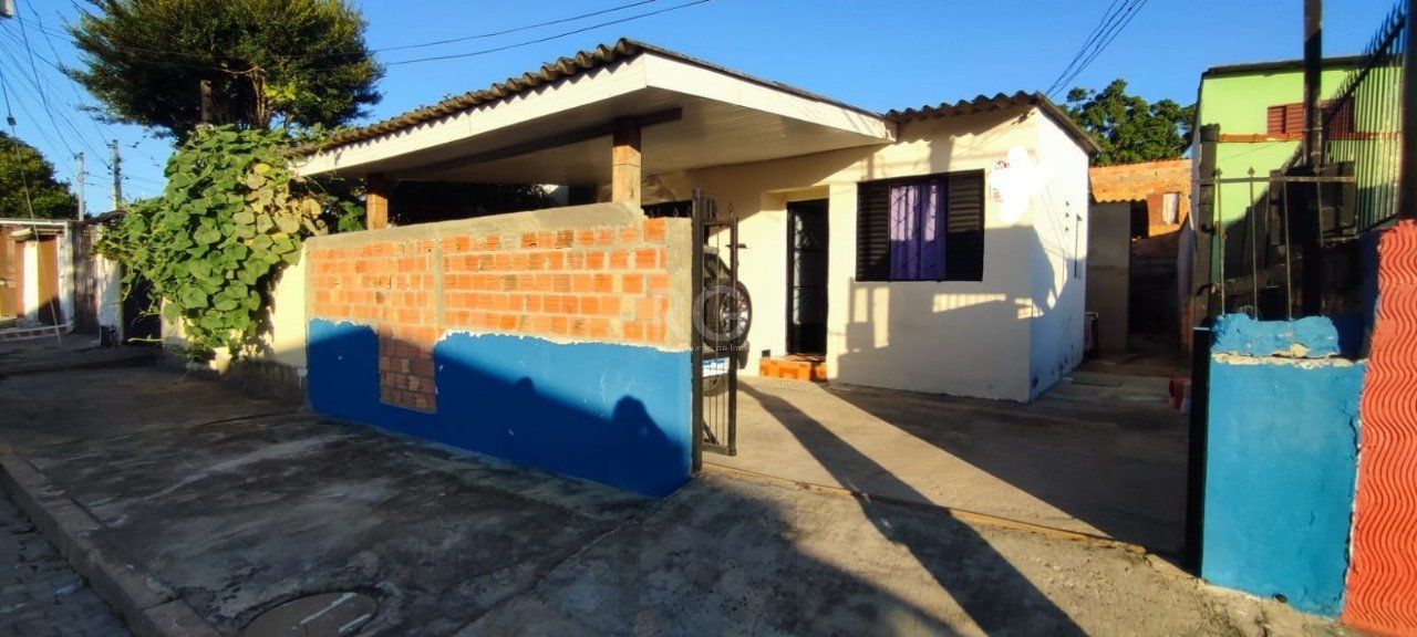 Casa no bairro Restinga - 2 dormitórios — foto 1
