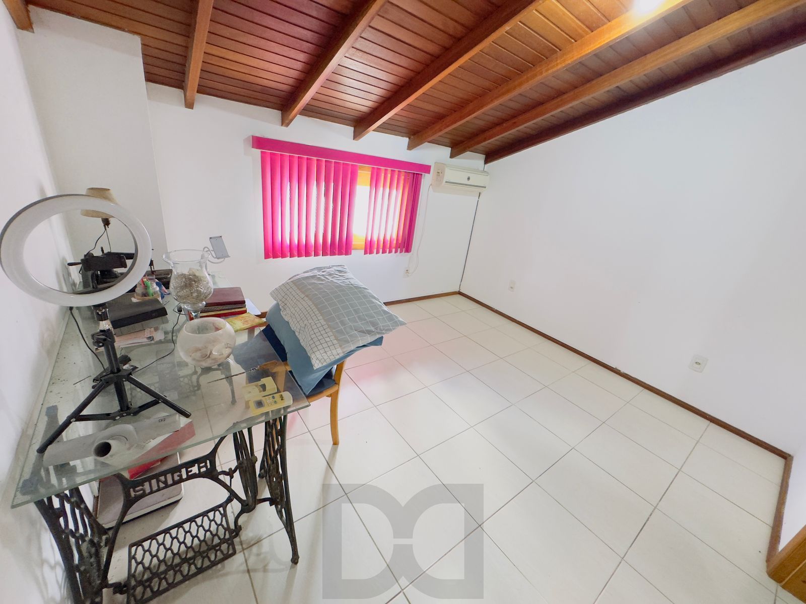 Casa no bairro Hípica - 3 dormitórios — foto 23