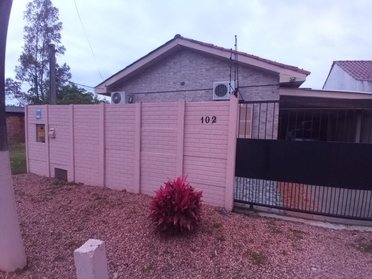 Casa no bairro Hípica - 2 dormitórios — foto 2