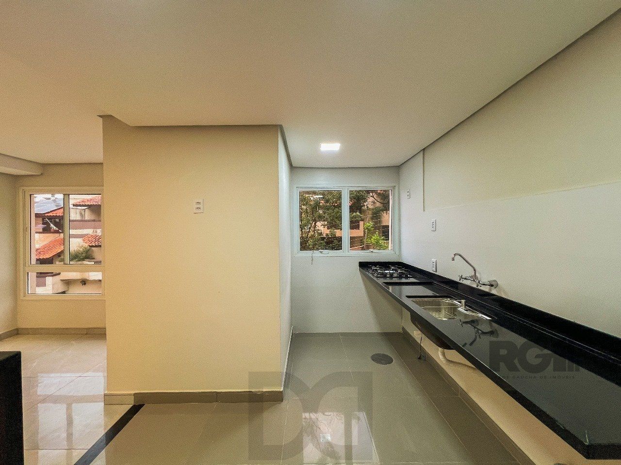 Casa em Condomínio no bairro Pedra Redonda - 5 dormitórios — foto 10