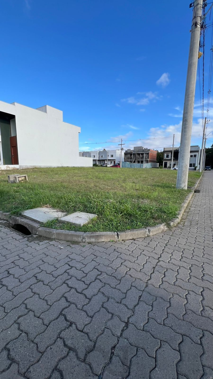 Ótimo terreno de esquina em Condomínio fechado - Cond. Ilha Verde — foto 1