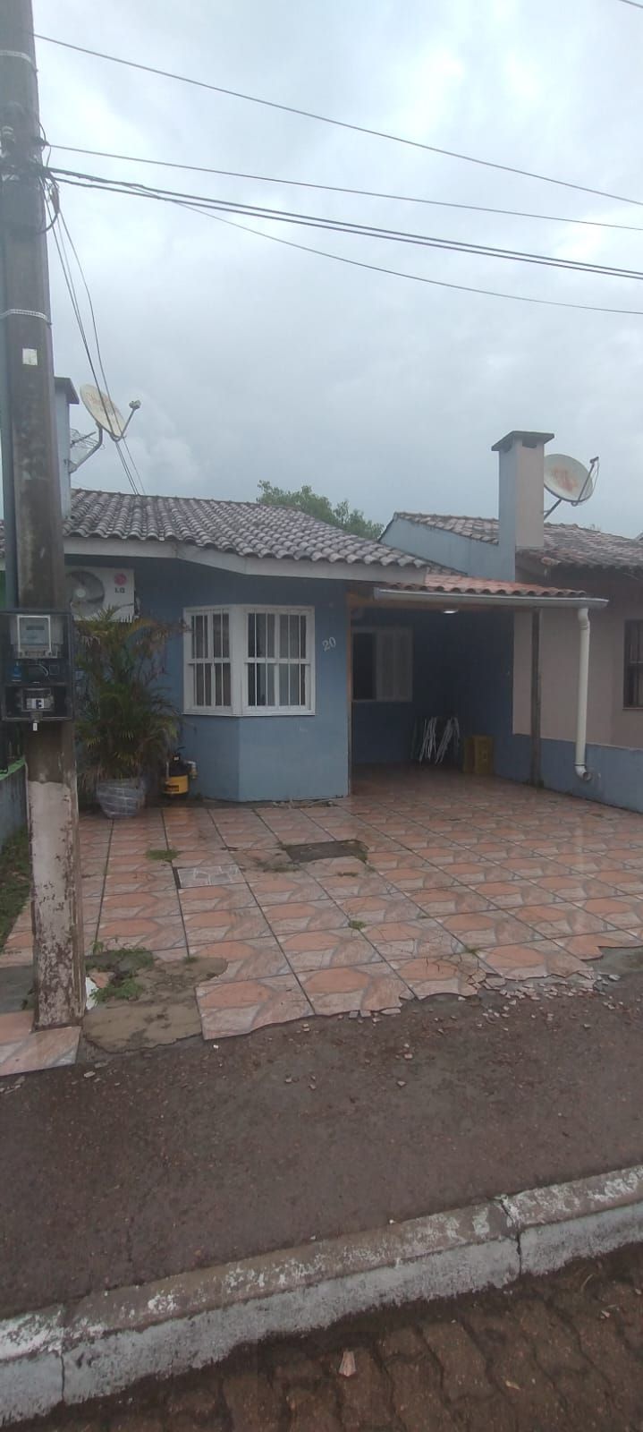 Casa no bairro Restinga - 2 dormitórios — foto 1