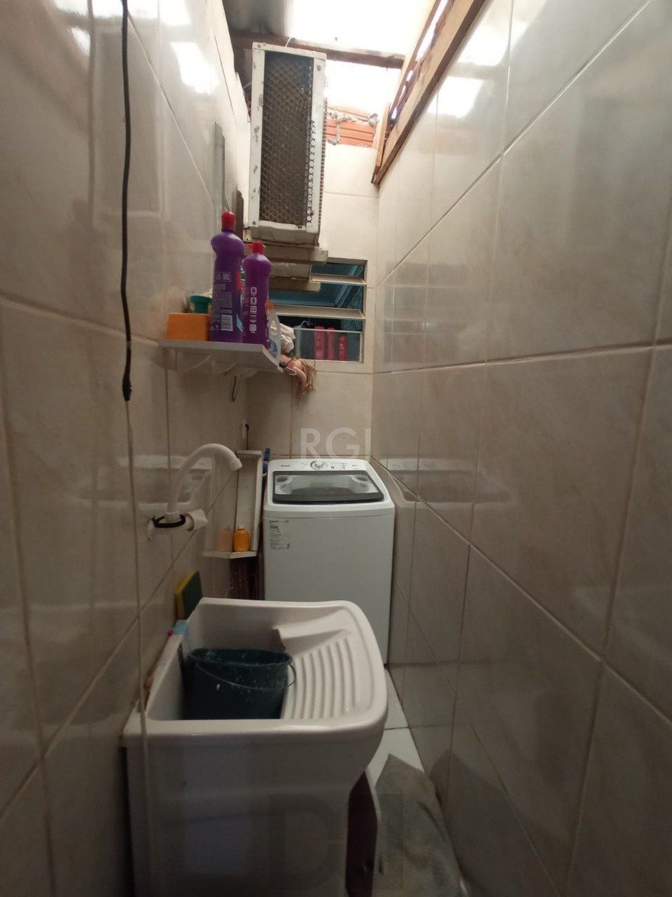Casa no bairro Hípica - 3 dormitórios — foto 2