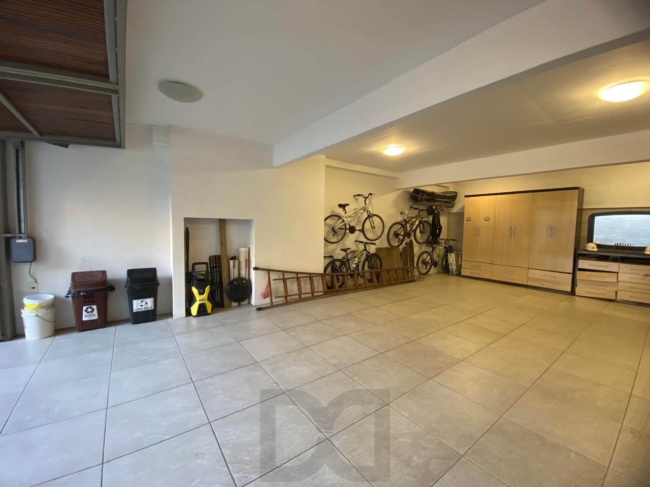 Casa em Ipanema com 4 Dormitórios sendo 3 Suíte — foto 25