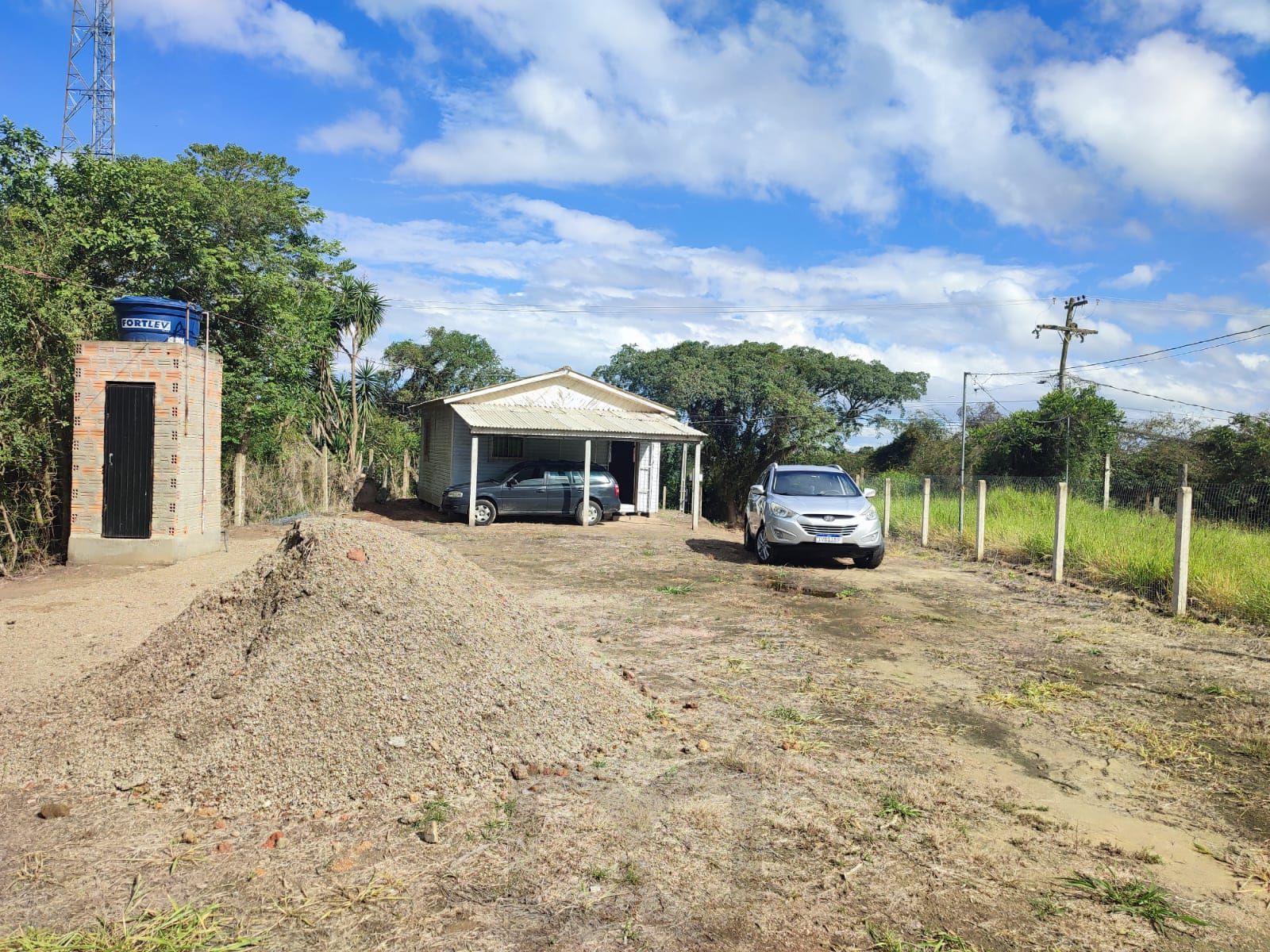 Terreno no bairro Lageado com 2 casas de 1 dormitório — foto 2