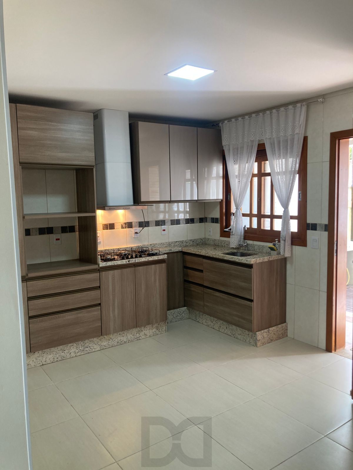 Casa de 3 Pavimentos no Bairro Aberta dos Morros — foto 7