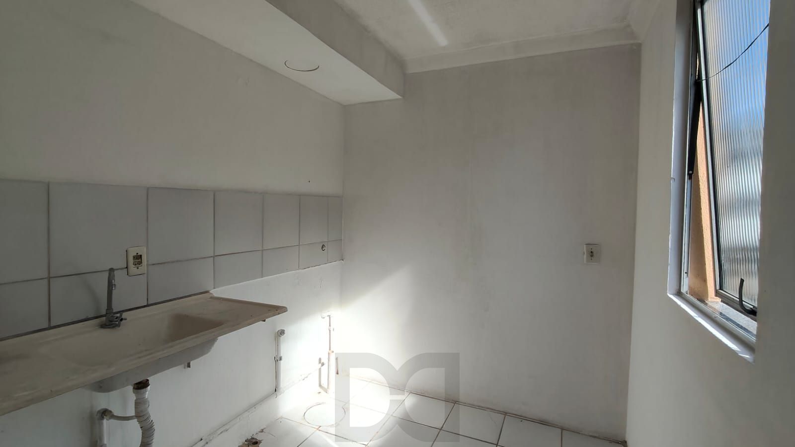 Apartamento na Restinga - 2 Dormitórios — foto 3
