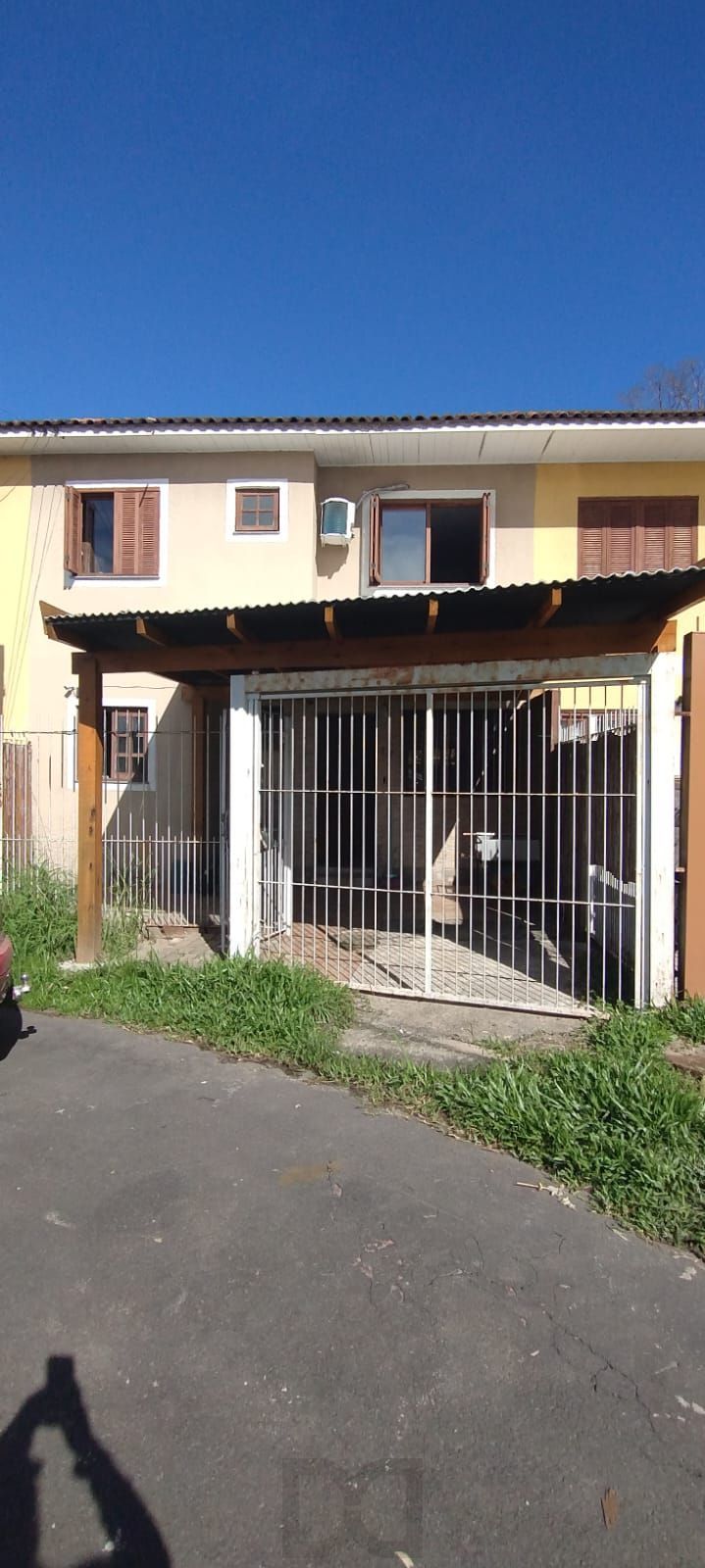 Sobrado no bairro Hípica - 2 dormitórios — foto 1